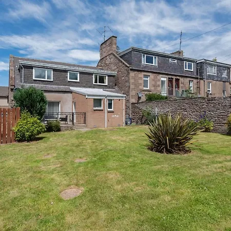 Scotston Villa - 5 Bedroom House With Hot Tub Forfar Exterior photo