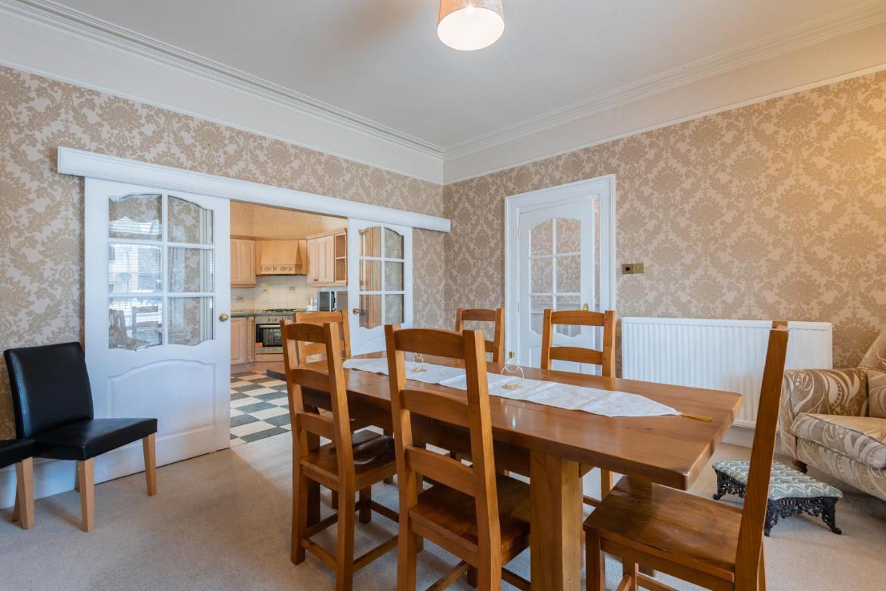 Holiday home Scotston - 5 Bedroom House With Hot Tub Forfar