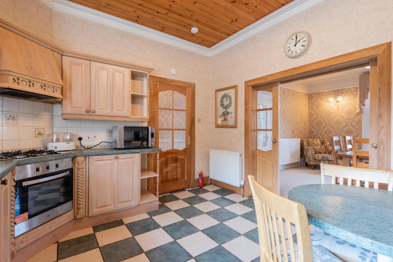 Holiday home Scotston - 5 Bedroom House With Hot Tub Forfar