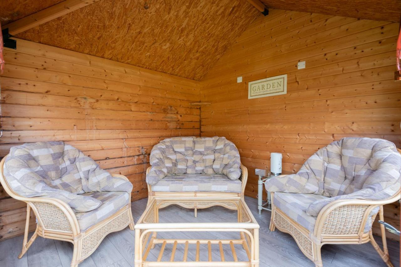 Holiday home Scotston - 5 Bedroom House With Hot Tub