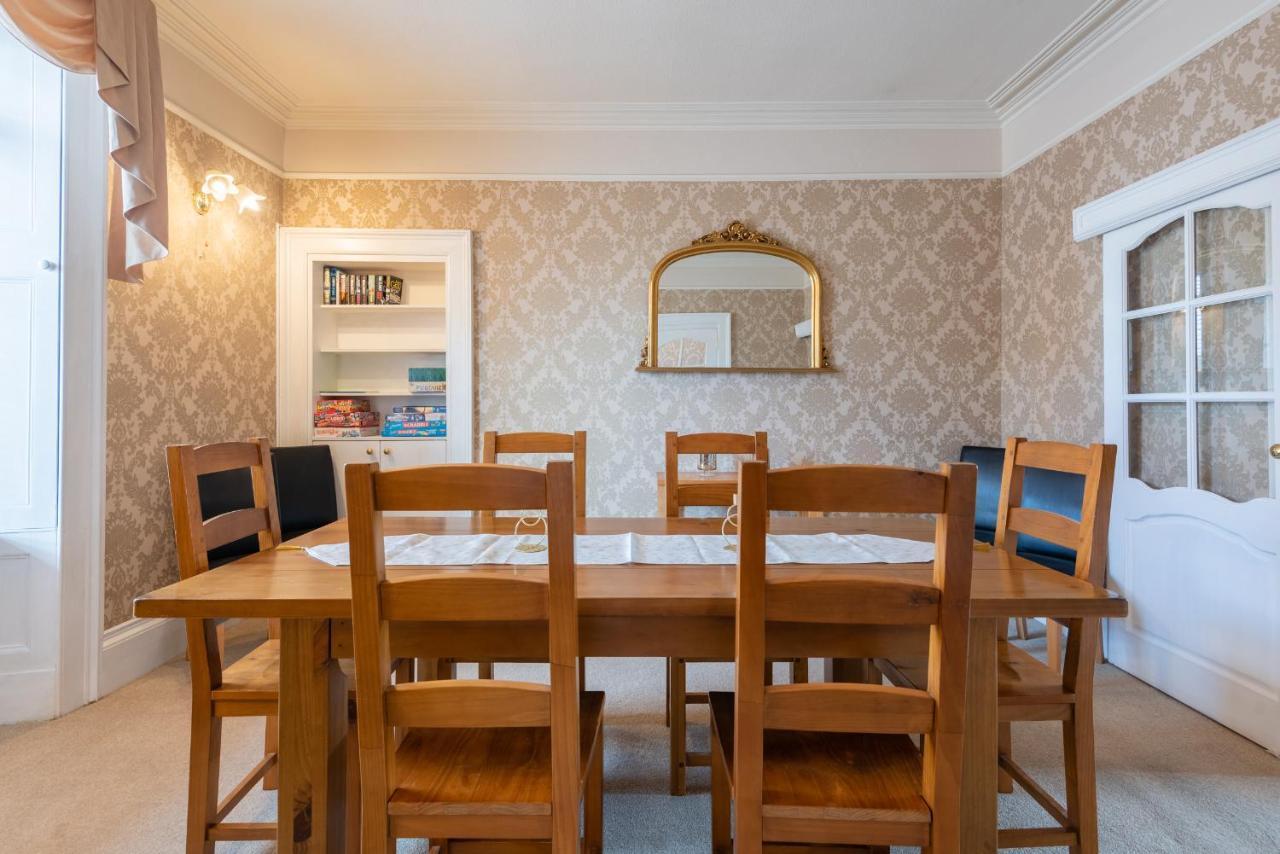 Holiday home Scotston - 5 Bedroom House With Hot Tub Forfar