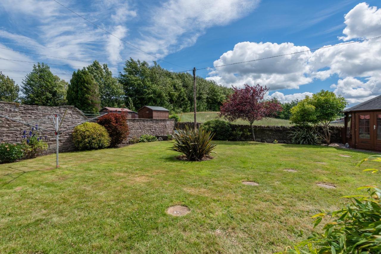 Scotston - 5 Bedroom House With Hot Tub Forfar