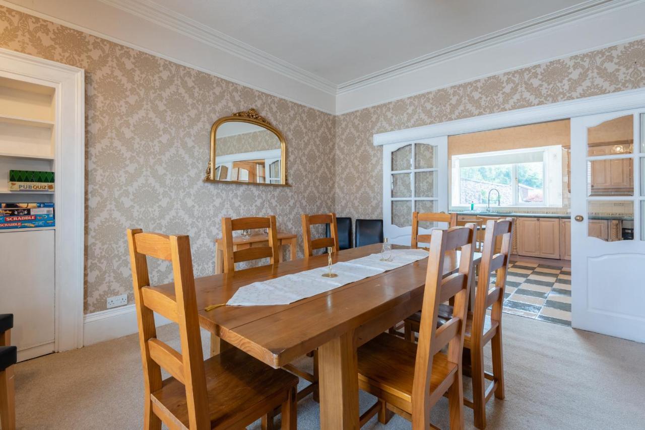 Scotston - 5 Bedroom House With Hot Tub Forfar